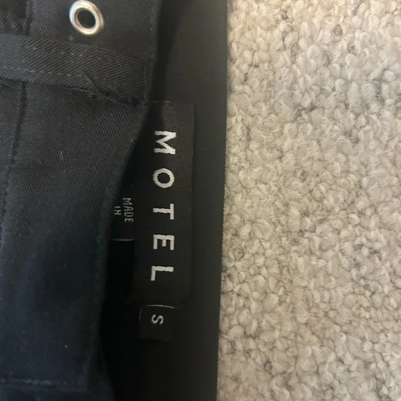 Motel wide leg  hip cut out pants size S excellent condition - Picture 6 of 7